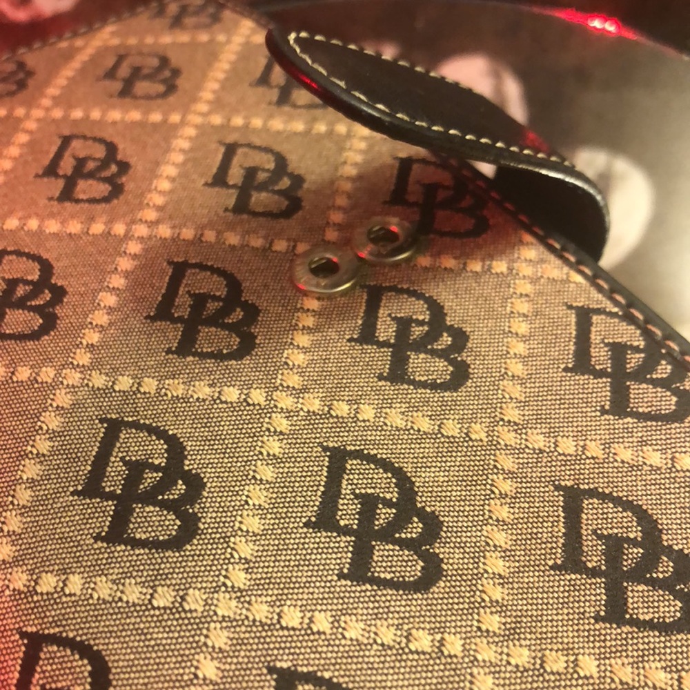 DB Signature Corner Zip Double Clutch / Wallet - Picture 10 of 11